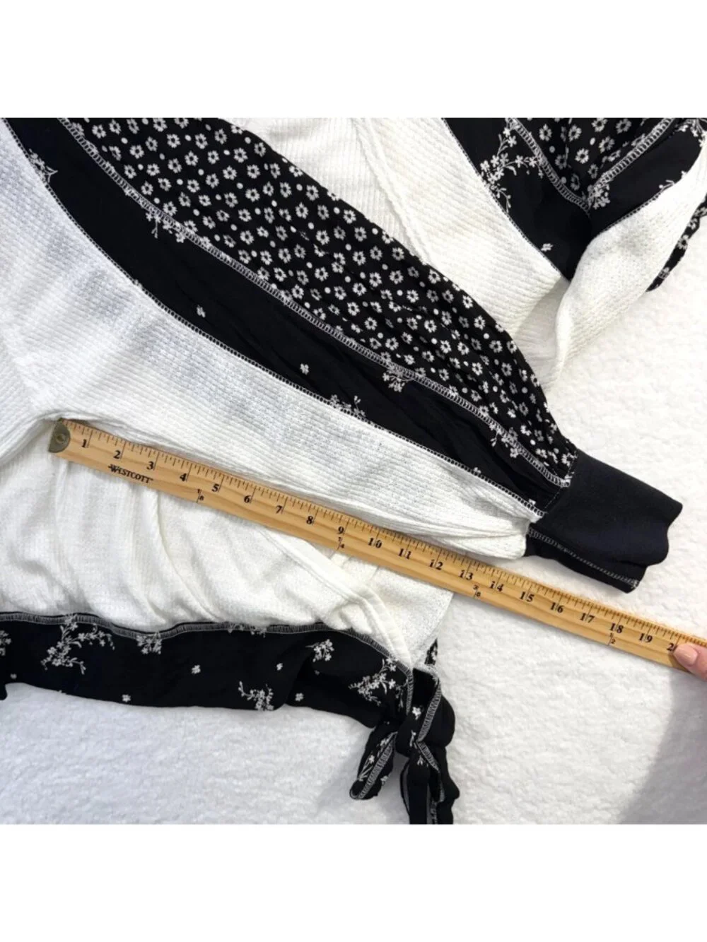 Free People‎ Boho Chic Romantic Patchwork Print Balloon Sleeve Surplice Top Sz L